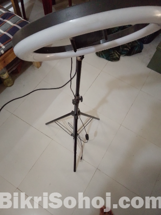 ভিডিও স্ট্যান্ড